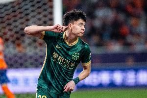 最擅长左边锋！伊万和卡内达都曾将王钰栋用于错误的位置