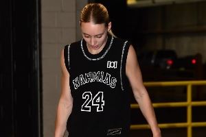 WNBA状元佩奇晒照😍NBA众多单身汉点赞：布克、普尔、雷霆三人~